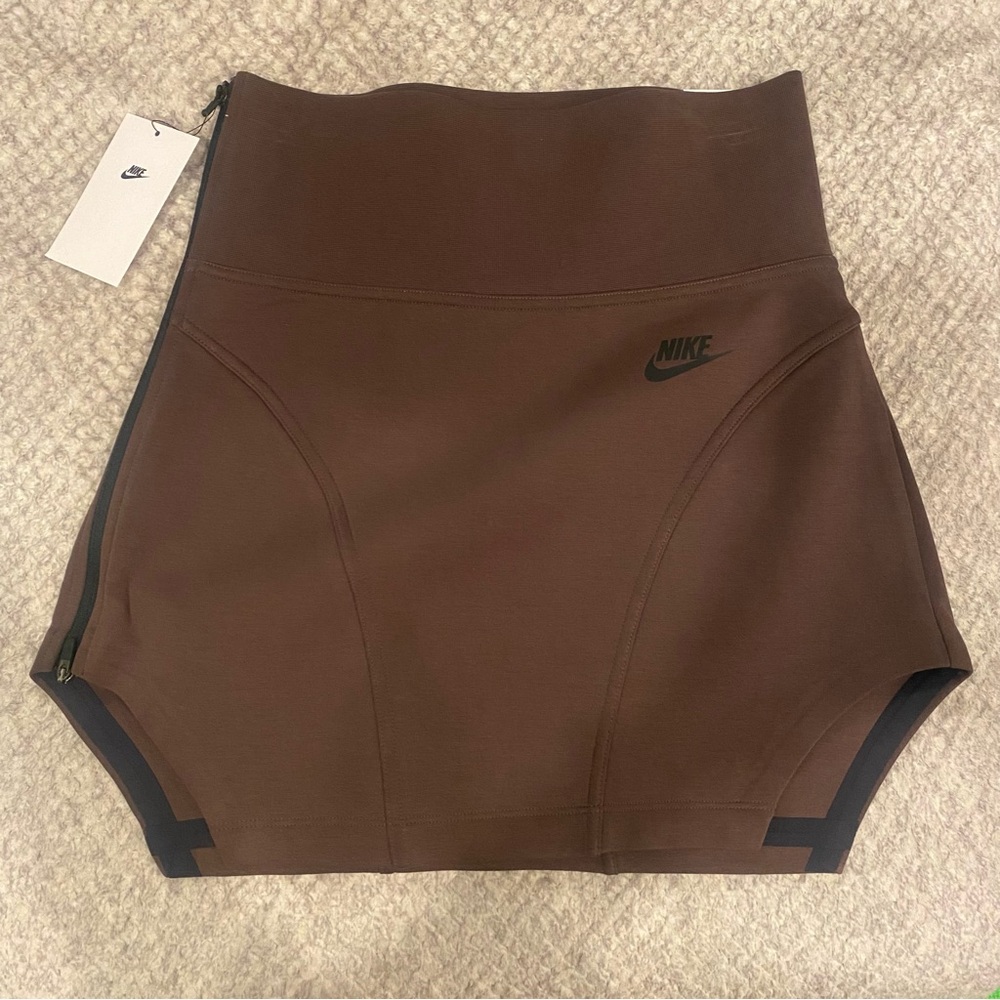Nike Sportswear Tech Fleece High Waisted Skirt in Brown